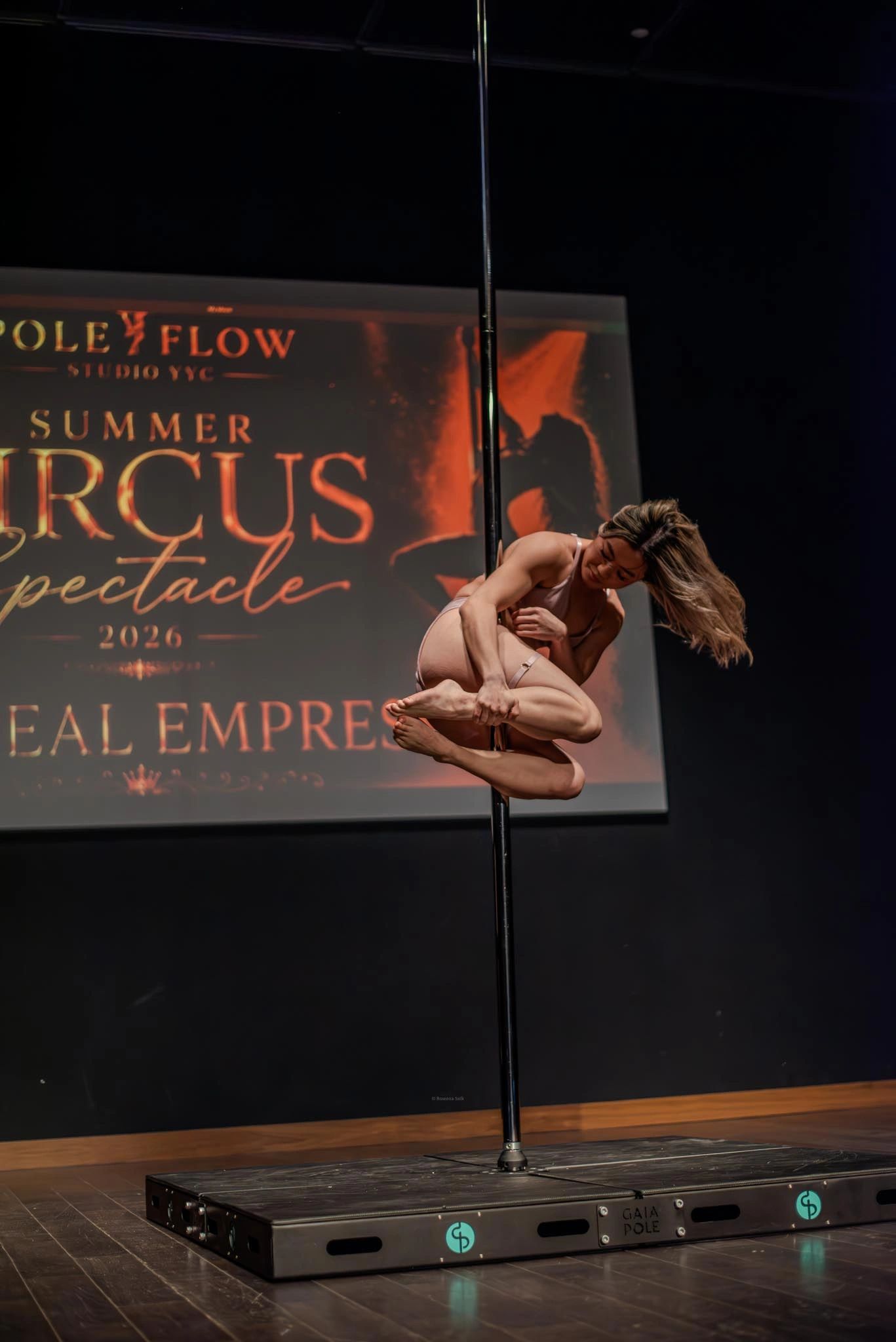 Pole dancer aerial trick — RST_6957